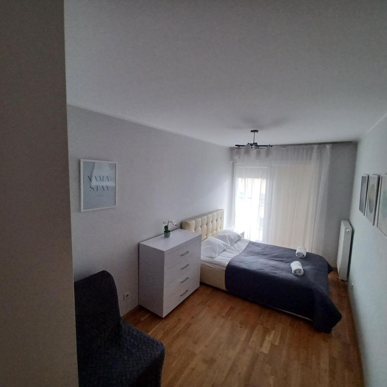 Apart City Center - 3 Rooms - Parking Place Wrocław Extérieur photo